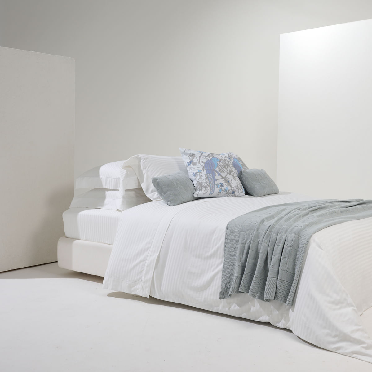 01 01 0457 Capa de Almofada Floral Garden 001